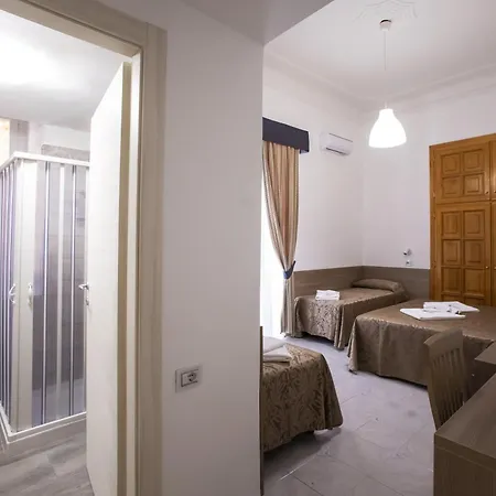 Orbis Hotel 2*