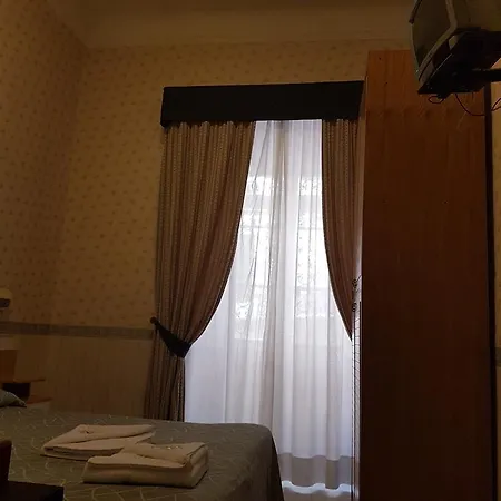 Отель Orbis 2*