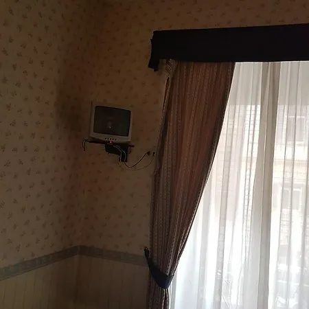 Orbis Hotel 2*