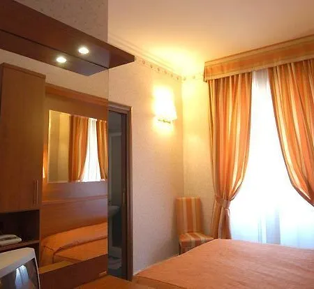 Hotel Orbis 2*